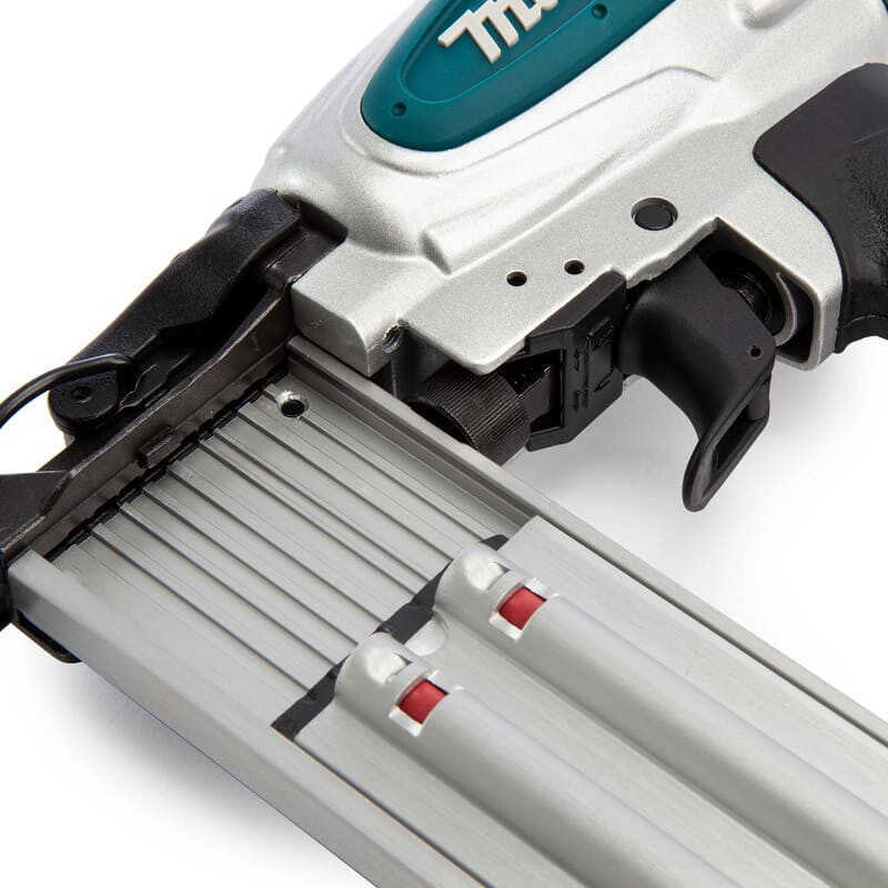 Cloueur pneumatique de finition 18 Ga 8 bar 50 mm - MAKITA AF506 – Image 4