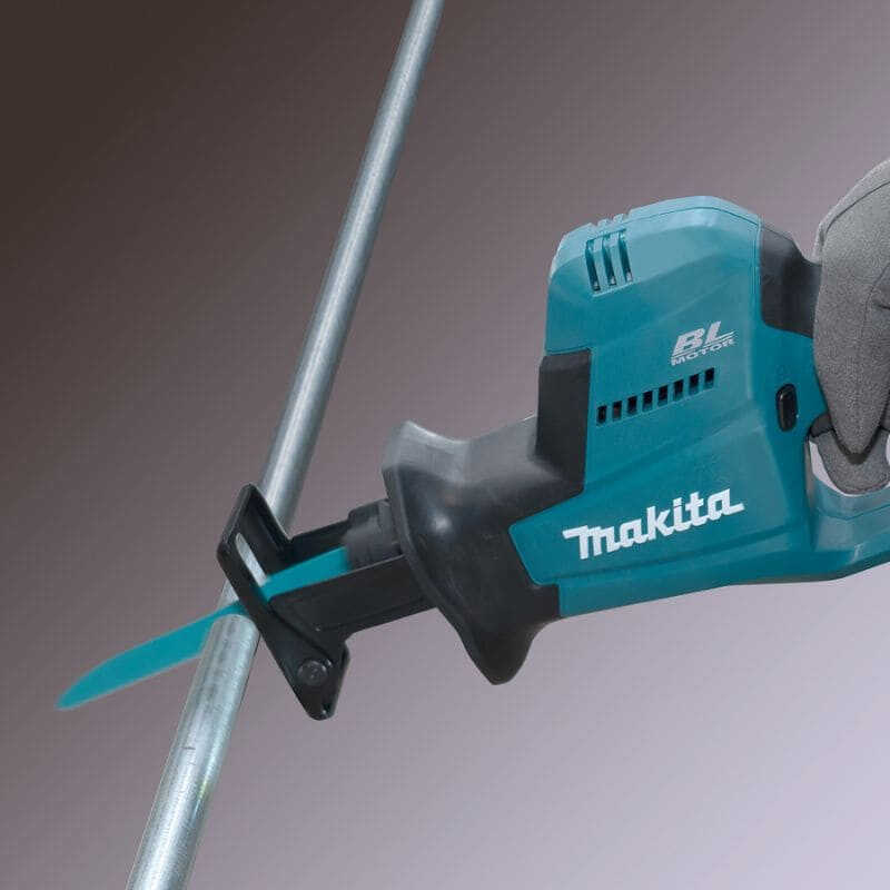 Scie sabre récipro 18V LXT (2x3,0 Ah) en coffret MAKPAC - MAKITA DJR189RFJ – Image 4