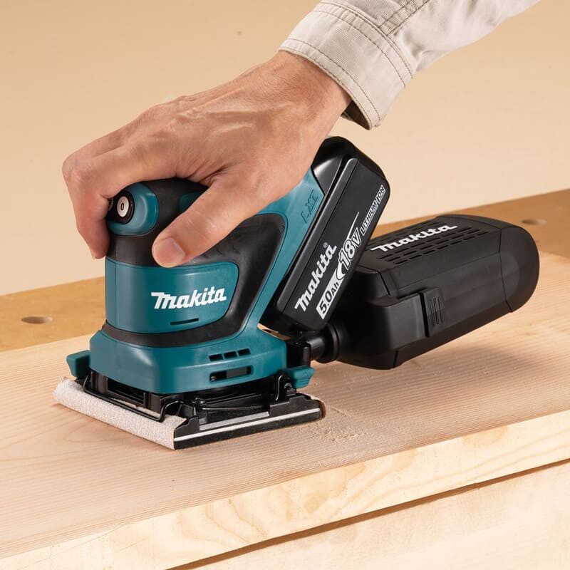 Ponceuse vibrante 18v 112x102 mm (2x4,0 Ah) en coffret Makita DBO480RMJ – Image 7