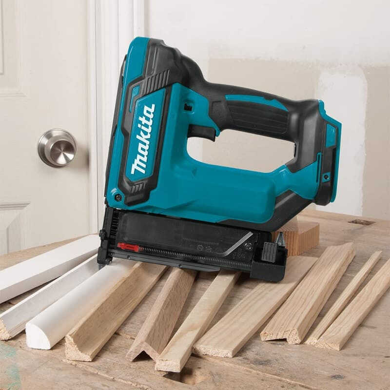 Cloueur de finition 18V 35 mm (2x3,0 Ah) en MAKPAC - MAKITA DPT353RFJ – Image 5