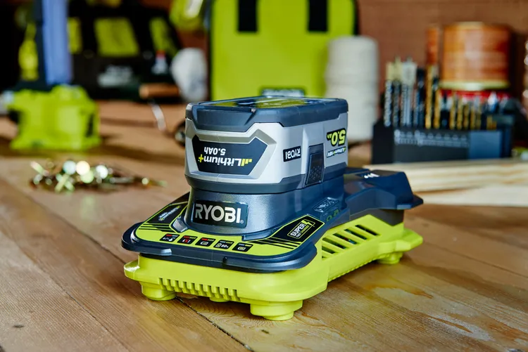Chargeur rapide 18V RC18150 - RYOBI 5133002638 – Image 2